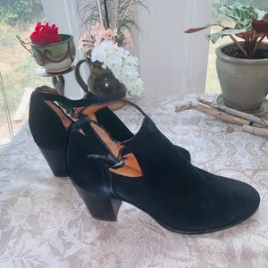 Frye Women’s Meghan Ankle Suede Heel Bootie